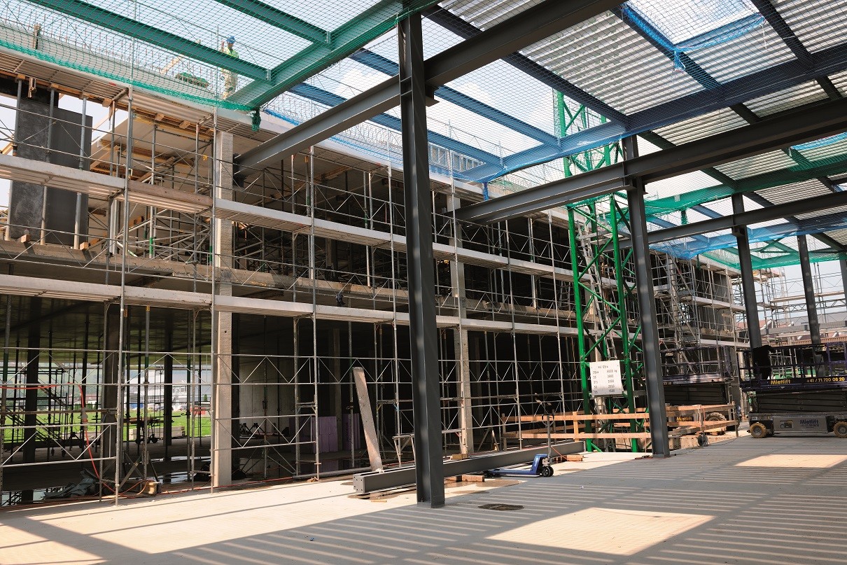PROTECTION POUR L’ACIER 101:  UN APERÇU DE L’IGNIFUGATION DE L’ACIER DE CONSTRUCTION
