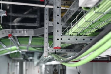 PRZENIEŚ OPTYMALIZACJĘ KOSZTÓW PROJEKTU NA WYŻSZY POZIOM – WIĘKSZA DOPUSZCZALNA STRZAŁKA UGIĘCIA PROFILI SZYNOWYCH I WPROWADZENIE PLASTYCZNEGO WSKAŹNIKA WYTRZYMAŁOŚCI ICH PRZEKROJU