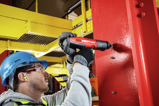 Soluciones Hilti para fijaciones en acero.