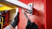 HILTI'S LÖSUNGEN FÜR DIE BEFESTIGUNG AUF STAHL