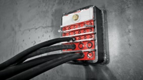 Sigillatura meccanica di attraversamenti elettrici con HILTI MULTI CABLE TRANSIT