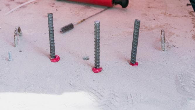 VỮA RÓT GỐC NHỰA EPOXY VÀ VỮA BƠM HÓA CHẤT? BÀN VỀ TÍNH TUÂN THỦ TIÊU CHUẨN KỸ THUẬT