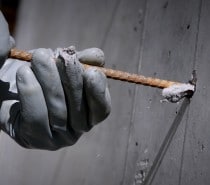Verschil tussen korte constructieve ankers en ingelijmde stekwapening