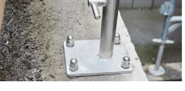 How does SOFA distribute shear to the back rows?