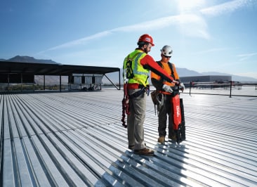 Soluciones Hilti en fijación de cubiertas metálicas