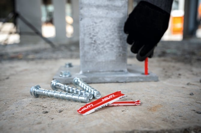 Hilti HUS4 Verbundschraube, eine neue chemische Verankerungstechnologie bestehend aus Betonschraube und Verbundanker